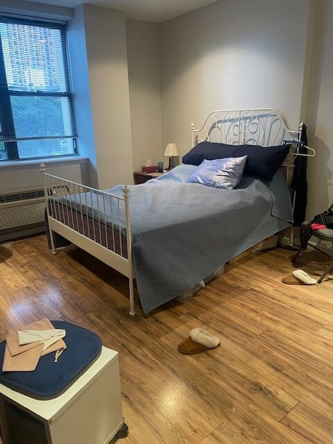 Primary bedroom - 111 Mulberry St Unit 2O