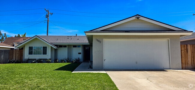 Building Photo - 1502 W Hemlock Way Rental