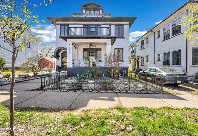 Building Photo - 1814 Olive St