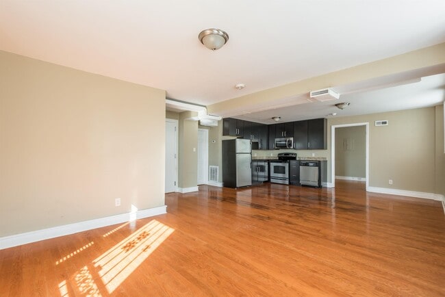 Photo - 201 W Fifth Ave