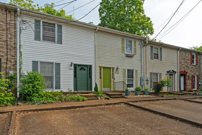 Building Photo - 1733 14th Ct S