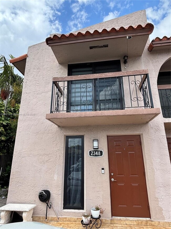 Building Photo - 2348 W 68th St Rental
