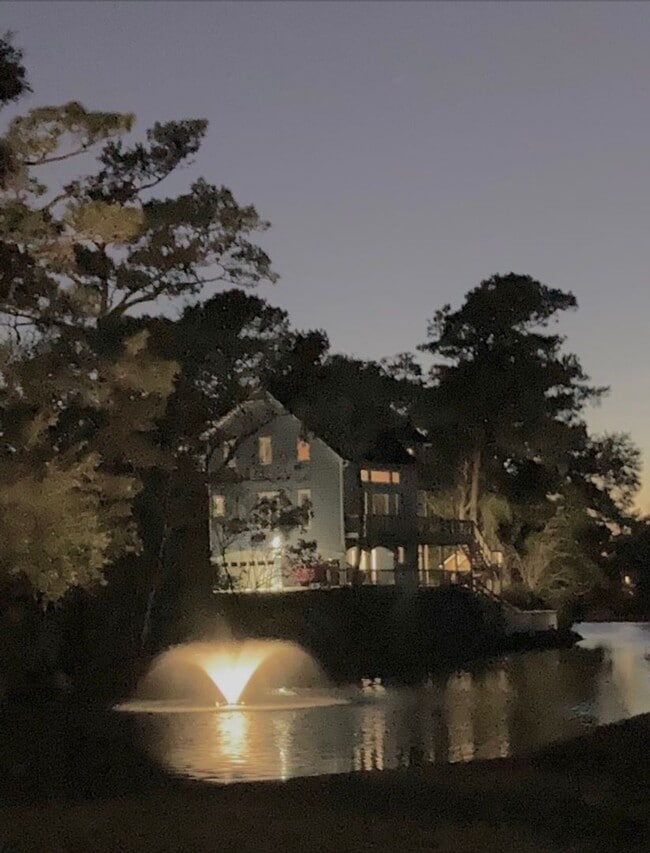 Building Photo - Emerald Isle Gated Community Rental