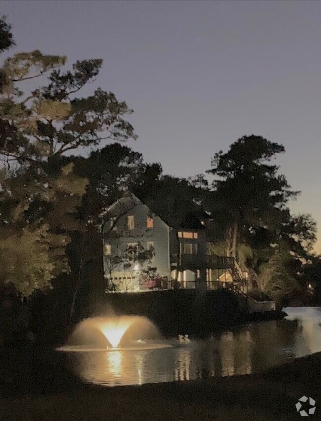 Building Photo - Emerald Isle Gated Community Rental