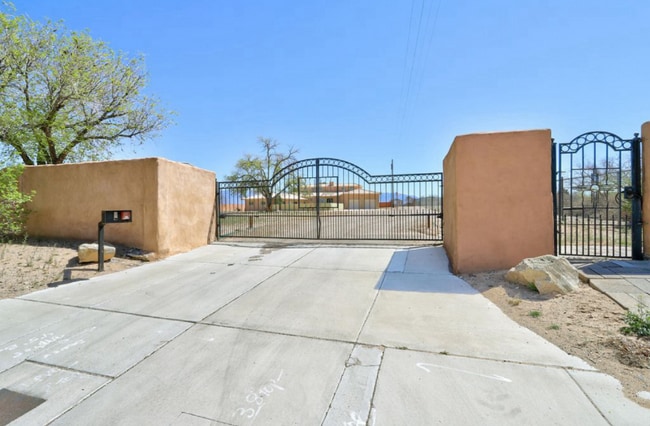 Photo - 2424 Vista Grande Dr NW Unit Guest House