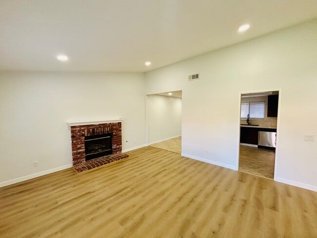 Photo - 2730 W Ave K 4