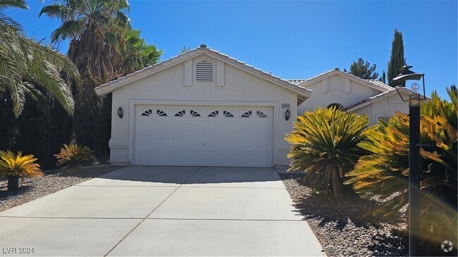 Building Photo - 5444 Desert Paradise Dr Rental