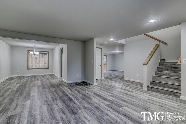 Photo - Spacious 4 Bedroom/2.5 Bath Hazell Dell Home!