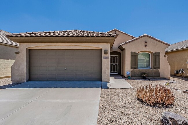 Building Photo - 3 Bed 2 Bath - New Kitchen Appliances\Carp... Rental