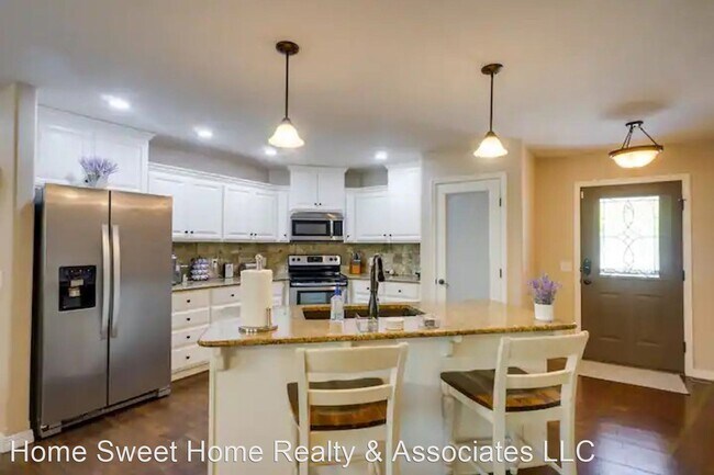 Photo - 4 br, 2 bath House - 1105 N Gretchen