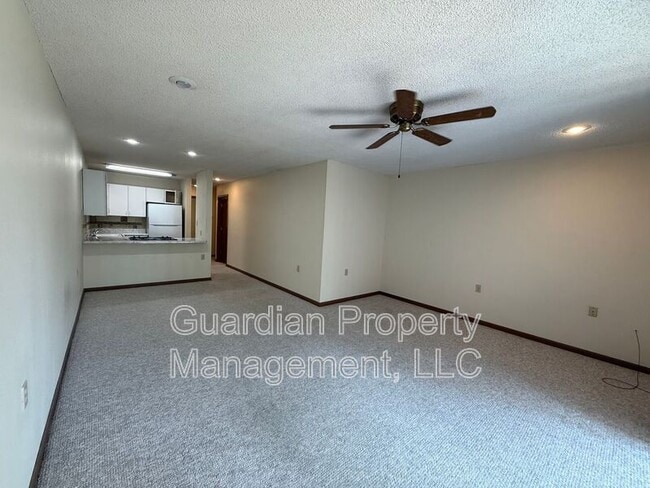 Photo - 1645 N Country Club Rd