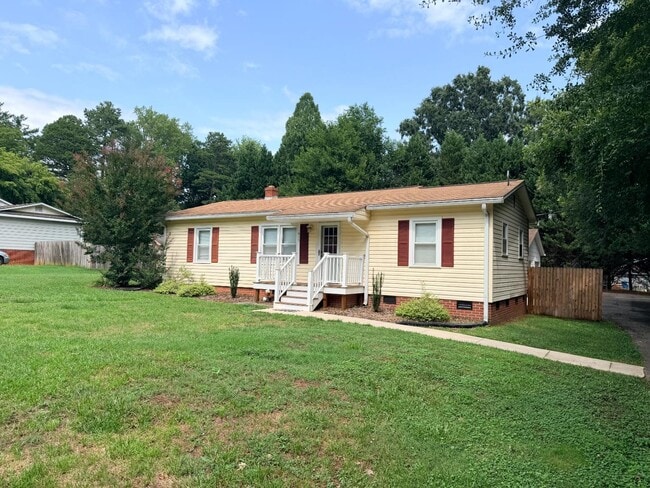 Photo - 415 Sells Rd