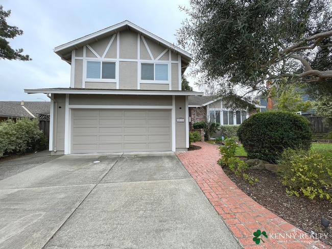 Large 3 Bedroom, 2.5 Bathroom, Great Neigh... - Large 3 Bedroom, 2.5 Bathroom, Great Neigh...