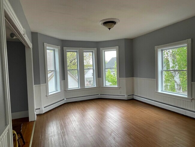 13 Arch St