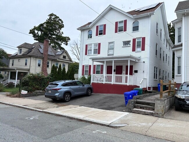 15 Mechanic St Unit 3