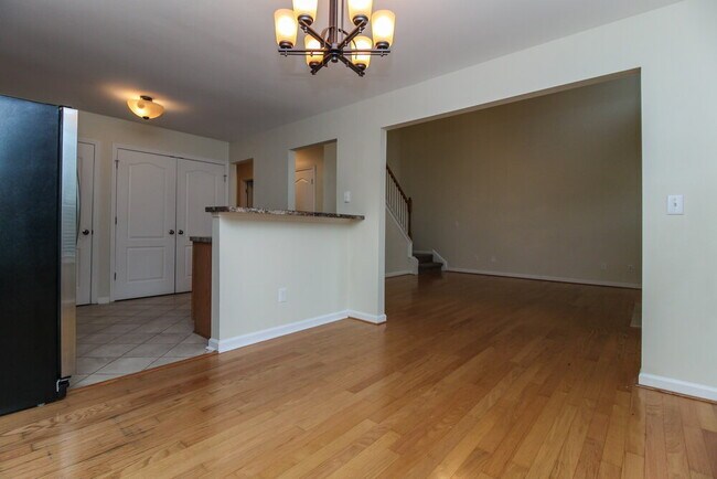 Photo - 6795 White Walnut Way