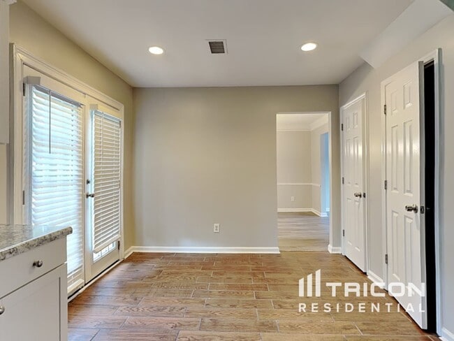 Photo - 1454 Glenfield Dr