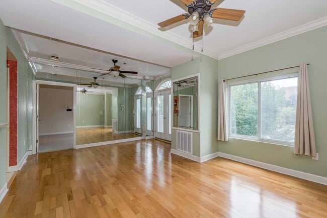 Photo - 2161 Peachtree Rd Unit 106