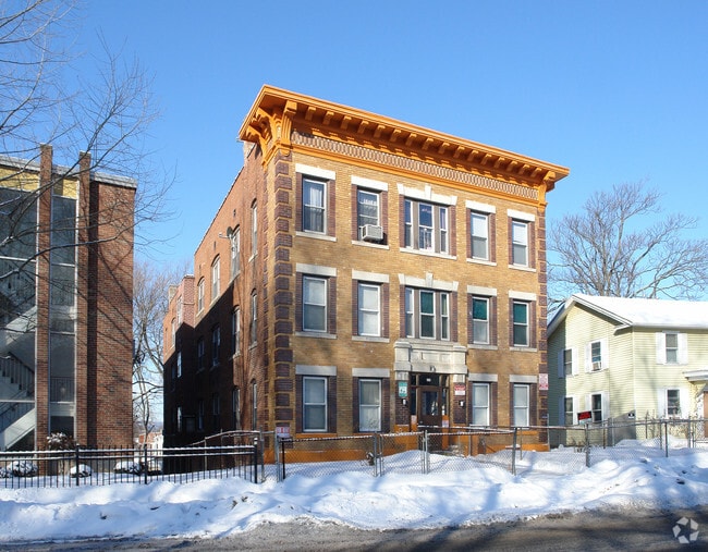 Building Photo - SBM 425 LLC