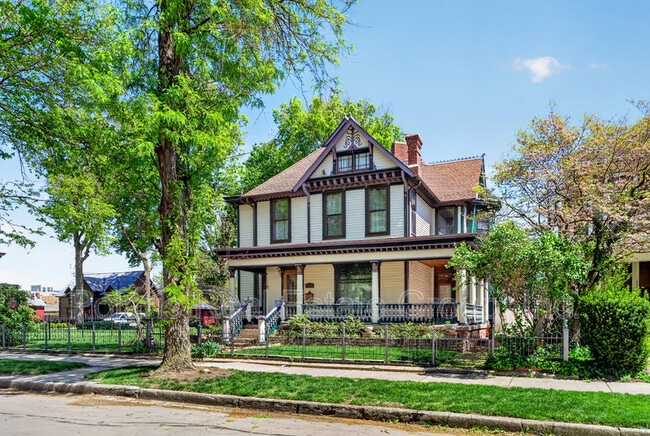 Photo - 1507 Broadway St