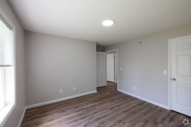 2 BR, 2 BA - 943SF