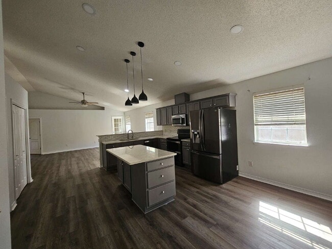 Photo - "Charming 3-Bedroom Gem with 2 Baths and 1,715 Sq Ft in Pensacola's Serene Airway Oaks"