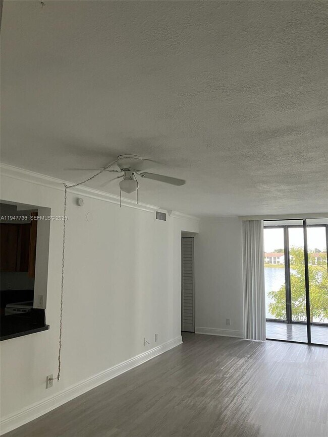 Photo - 212 Lake Pointe Dr Unit 207