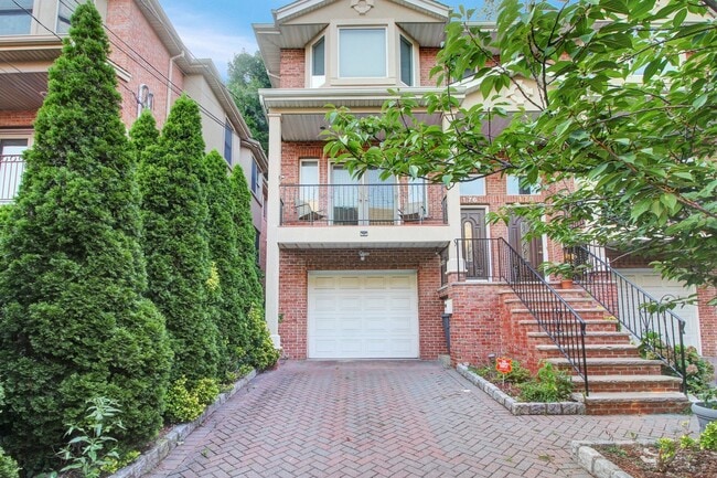 Photo - 176 Undercliff Ave