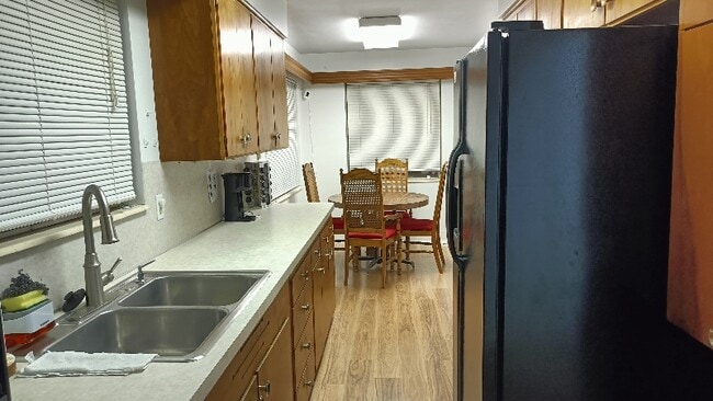 Photo - 557 Laker Wy