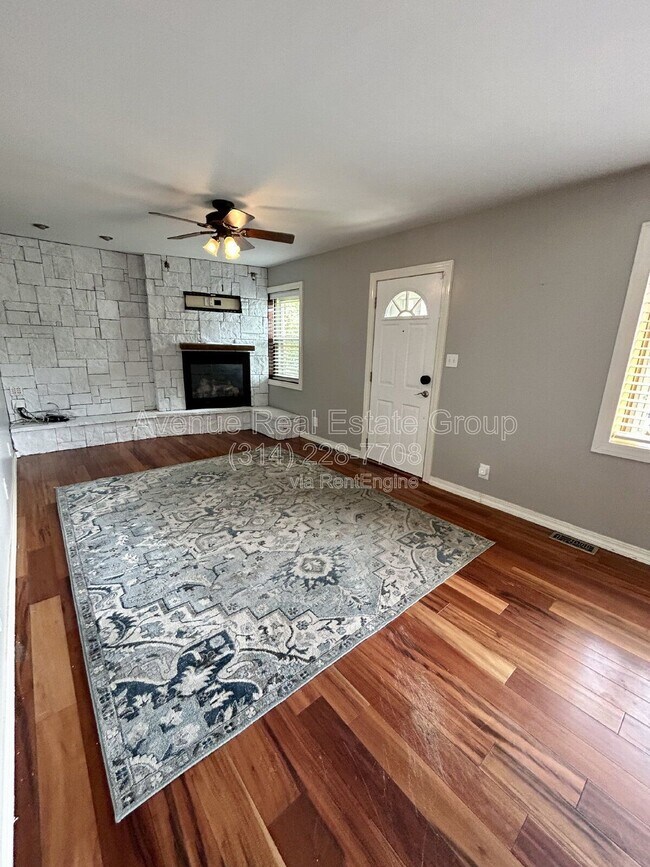 Photo - 9215 Meadowbrook Ln