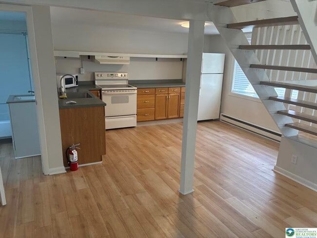 Photo - 5 E North St