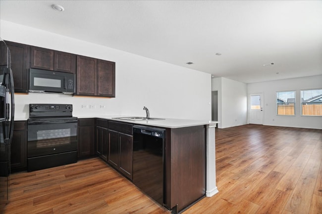 Photo - 423 Bullhead Rd