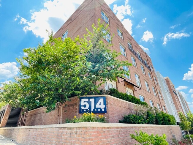 Building Photo - 3BR/3BA For Rent Unit 505