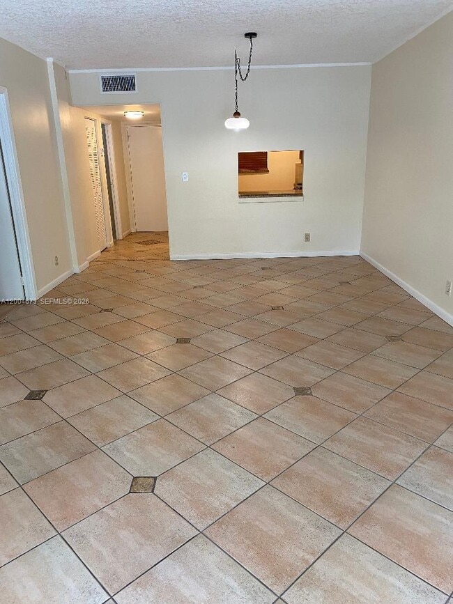 Building Photo - 100 Edgewater Dr Unit 102