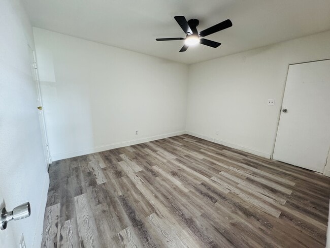 Photo - 209 E Main St