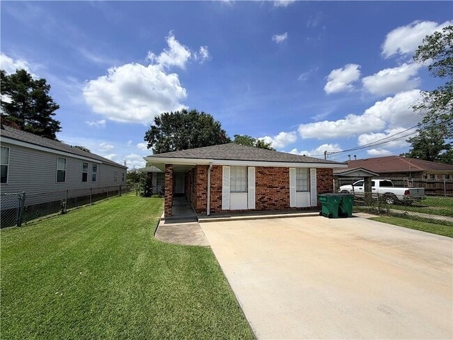 Building Photo - 212 Transcontinental Dr