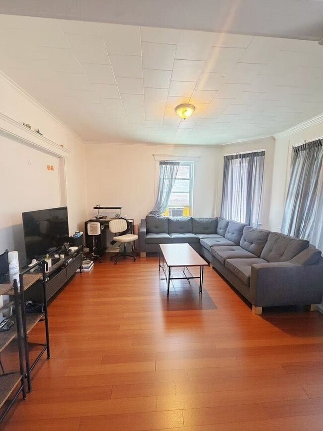 Building Photo - Spacious Unit in Allston