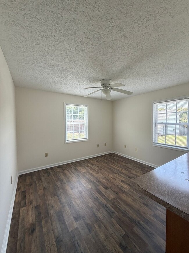 Photo - 3 Bed 1 Bath Home