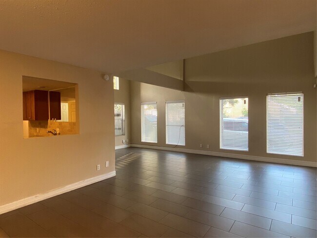 Photo - 12625 Memorial Dr Unidad 61