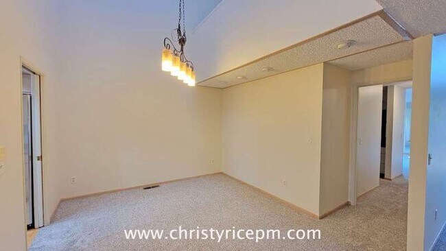 Photo - 137 143rd Pl NE
