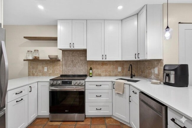 Building Photo - 500 Crosswinds Dr Unit C1