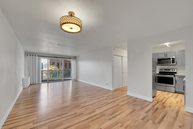 Photo - $1,950, 2-bed, 1-bath located in Denver wi... Unidad 5A