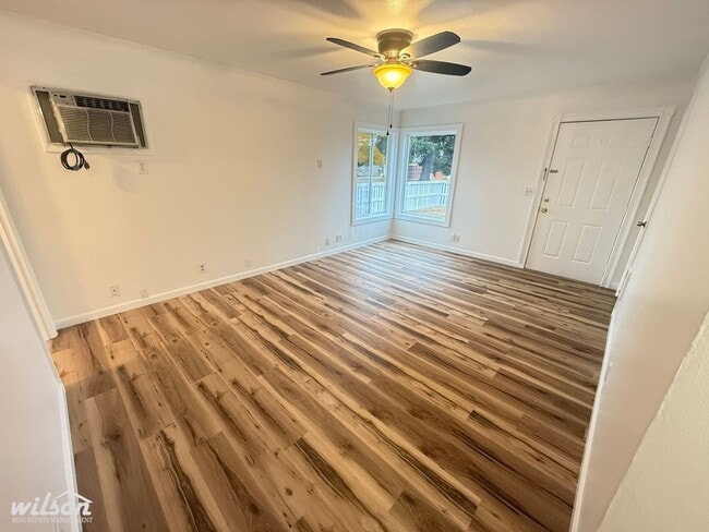 Photo - 1420-1420 Queen Ave Unidad 1418