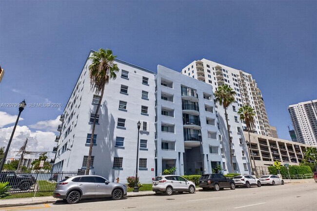 Photo - 501 SW 1st St Unit 607