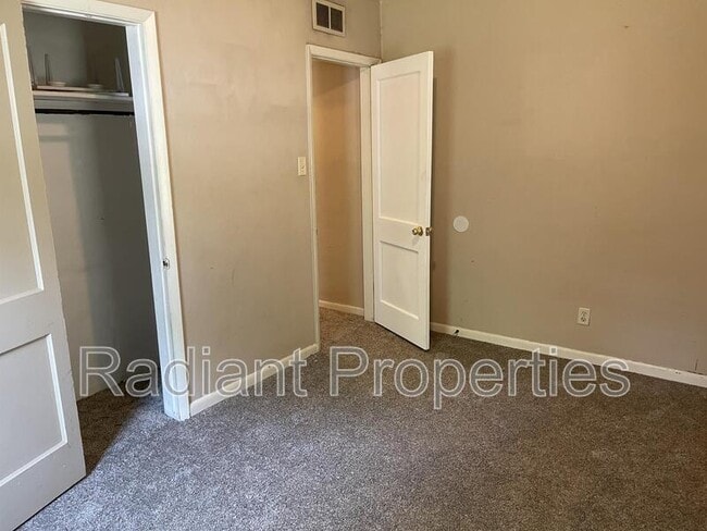 Photo - 1901 Searle St