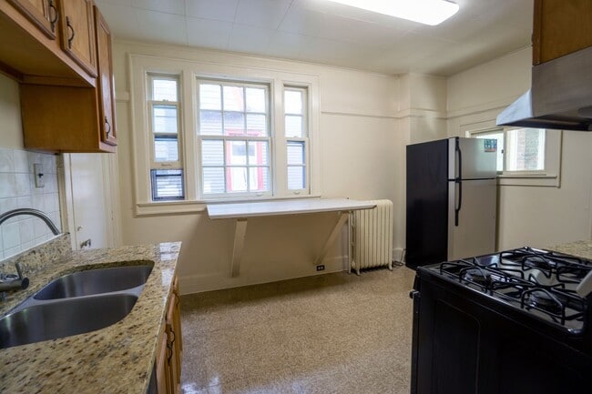 Photo - 118 Victoria Pl
