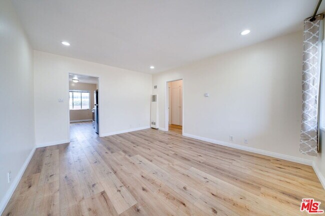 Photo - 1247 22nd St Unit 5