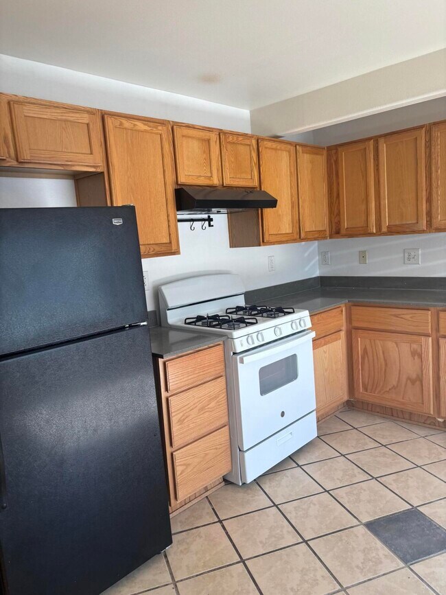 Photo - 615 Candelaria Rd NW