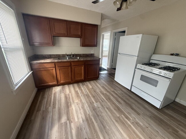 Photo - 2 bedroom, 1 bathroom house on W Kentucky Street