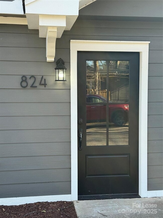 Photo - 824 N Flint St